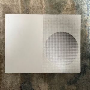 Quit gaming. Good conditioned Xbox one S. Comes with all wires and box.
